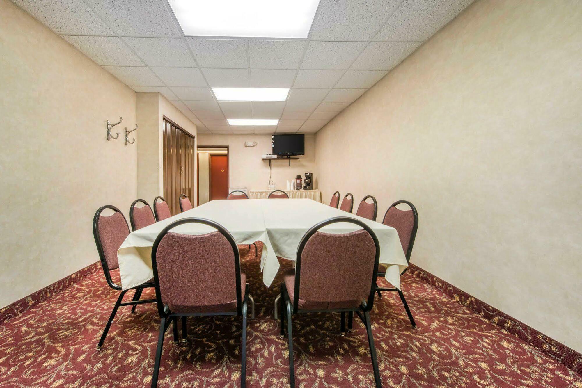 コンフォート イン ダンカンズビル アルトゥーナ Duncansville エクステリア 写真